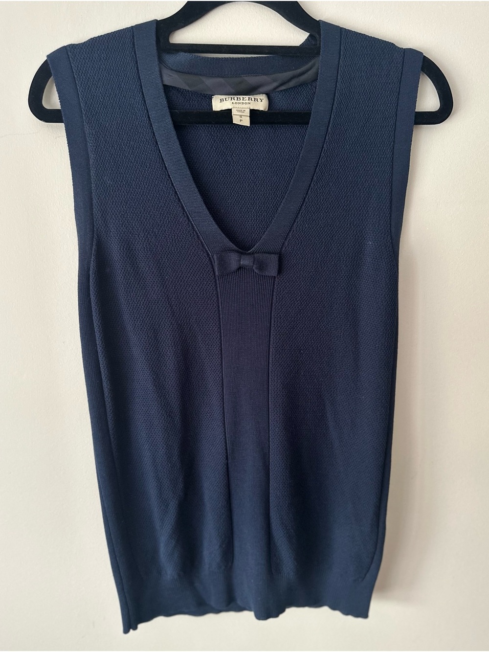 Authentic Silk Vintage Burberry Navy Sleeveless V-Neck Knit Shell With Bow